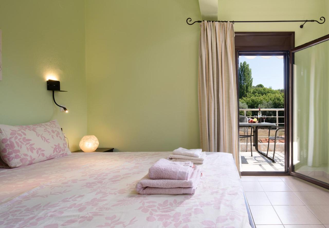 Niriides Hotel Porto Koufo Exterior photo